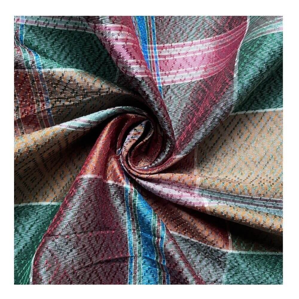 ผ้าโสร่งไหมแท้ CHOBMAI SILK ขนาด 1X1 เมตร ยกดอกลูกแก้ว สีเขียวสลับน้ำตาลคละสี_0